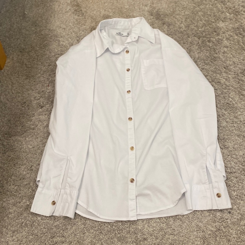 hollister oversized button down size xs